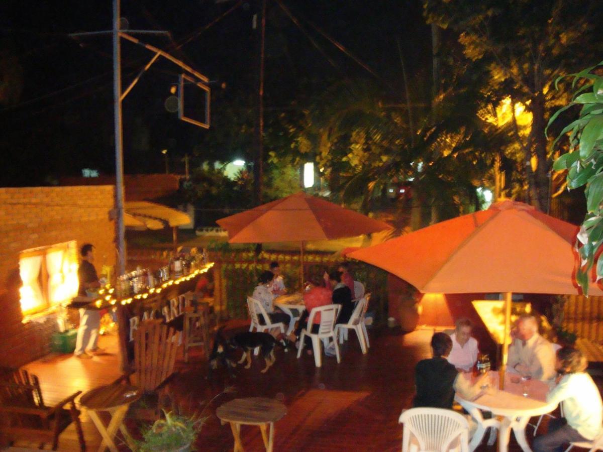 Residencial Uno Hostel ปูแอร์โตอีกวาซู ภายนอก รูปภาพ